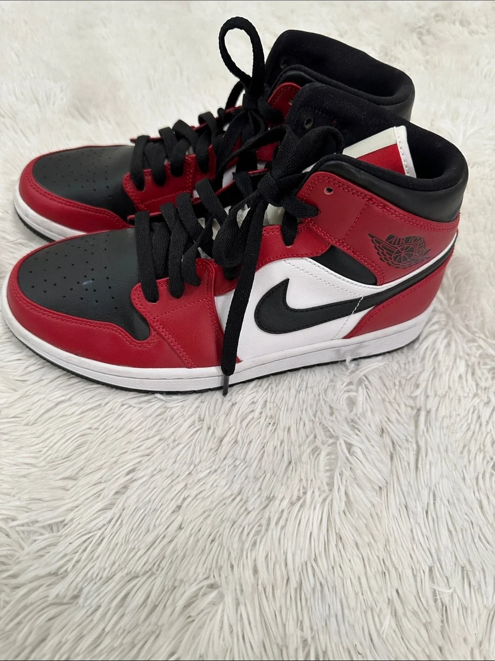 ❤️ Jordan 1 Mid Chicago Shoe